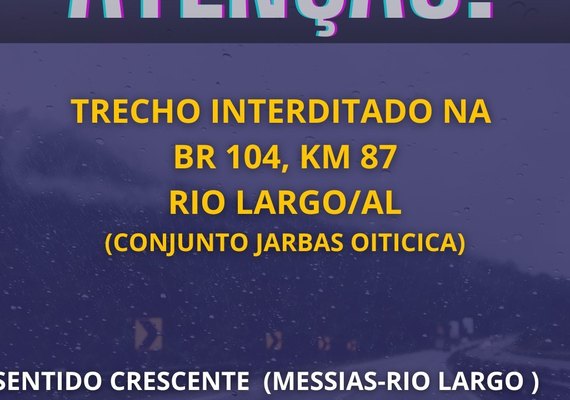 Moradores protestam por falta de água em Rio Largo e bloqueiam um sentido da BR-104