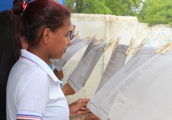 Cerimônia de formatura do curso Papel no Varal Escola é realizada