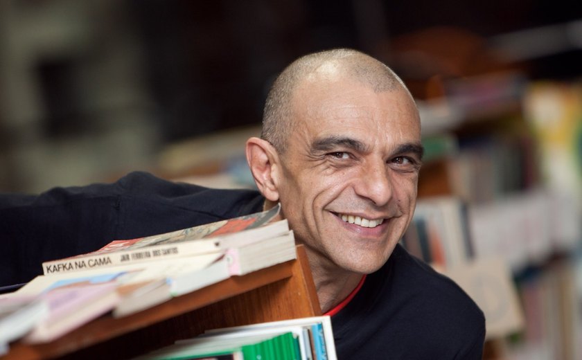 Ator João Signorelli chega a Paripueira para gravações do filme 'A Grande Viagem'