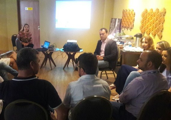 Reunião discute demandas do setor hoteleiro no litoral norte