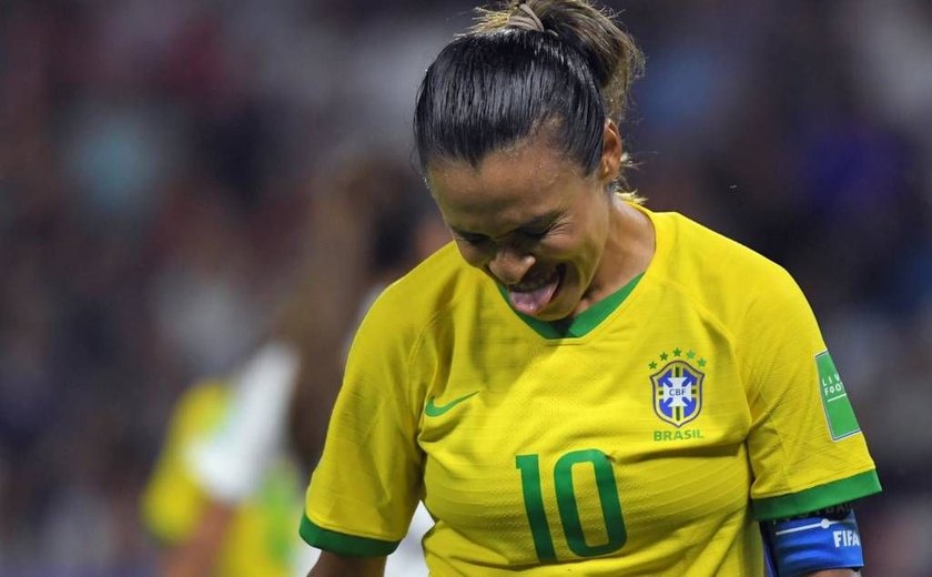 Marta vai às lágrimas e faz desabafo após eliminação do Brasil