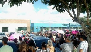 Professores realizam mobilização no Centro Administrativo de Arapiraca