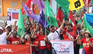 Protesto contra o Governo Temer reúne multidão no Farol e no Centro de Maceió