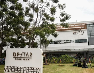 Bolsonaro apresenta melhora clínica, mas segue em UTI