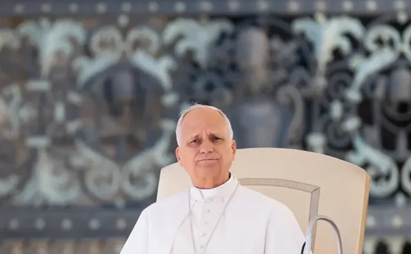 Papa Leão XIV pede cessar-fogo imediato na guerra no Irã