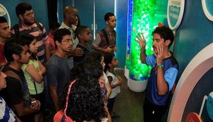 Museu itinerante leva conhecimento aos visitantes