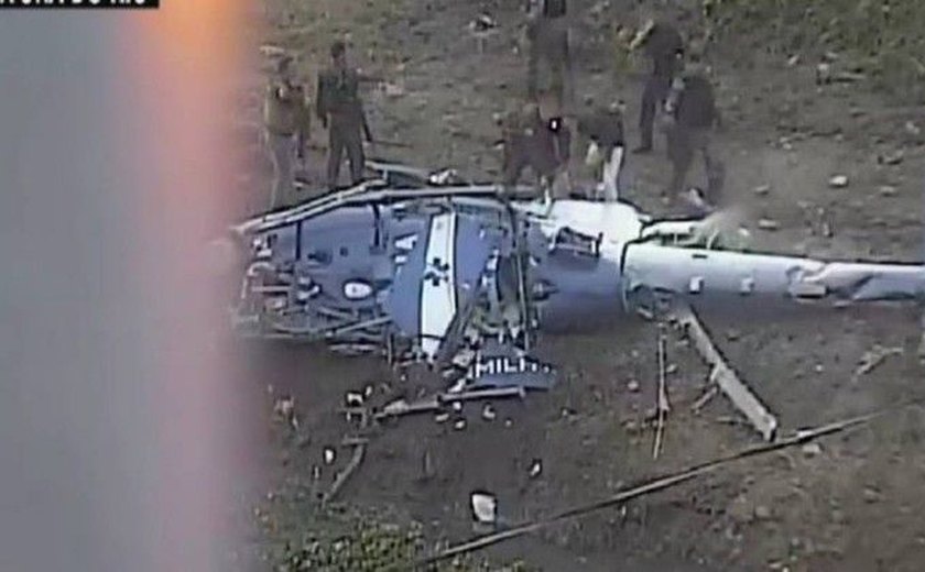 Helicóptero da PM cai na área da Cidade de Deus e quatro militares morrem