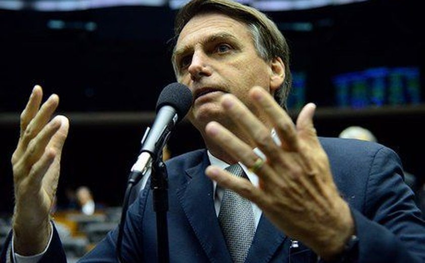 Ex-mulher acusou Bolsonaro de furto de cofre, agressividade e ocultação de patrimônio