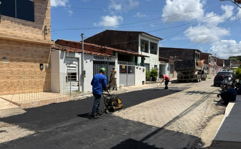 Operação Tapa-Buraco restaura 306 ruas de Maceió em abril