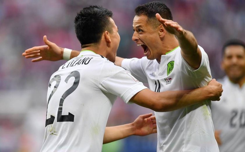 México vira partida e elimina Rússia da Copa das Confederações