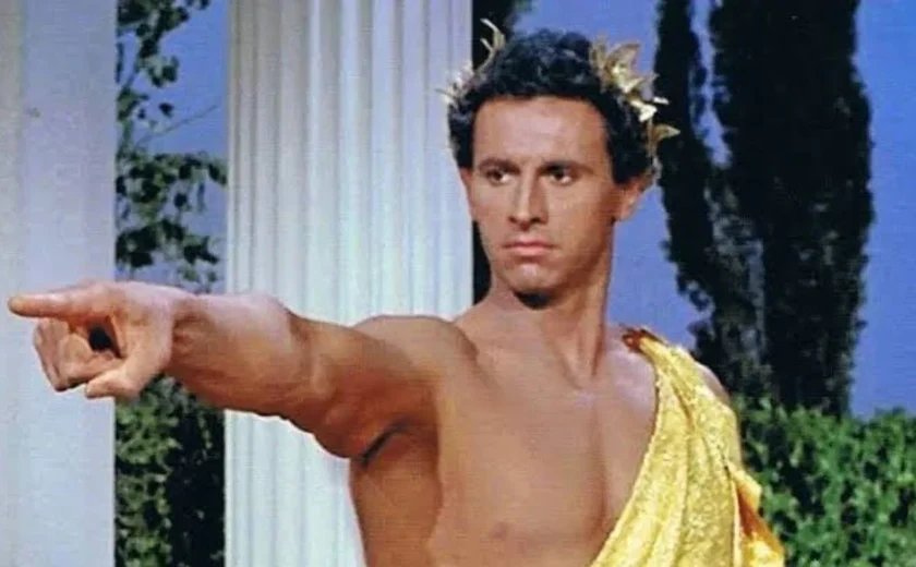 Morre Michael Forest, o Apolo de Jornada nas Estrelas, aos 97 anos