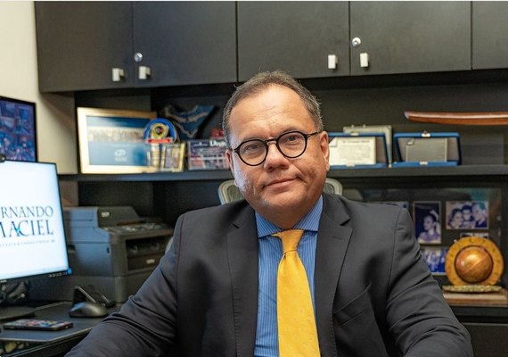 Fernando Maciel participa da Festa Literária de Penedo na sexta-feira (10)