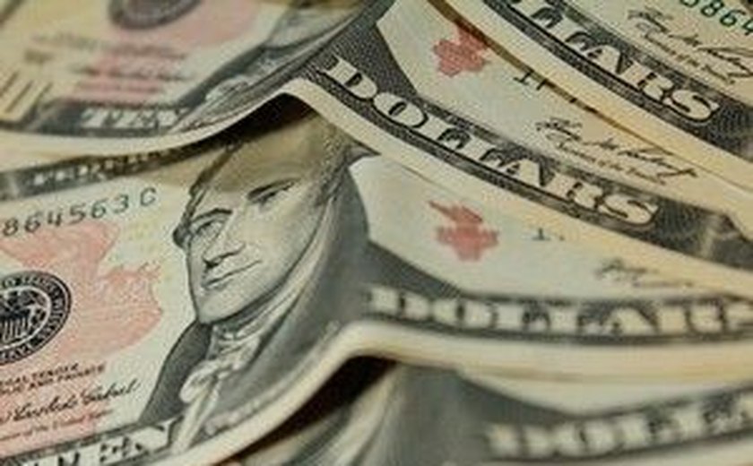 Dólar opera em alta e bate R$ 3,20 nesta quarta-feira