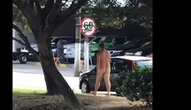 Indivíduo é flagrado andando pelado no canteiro central da Fernandes Lima