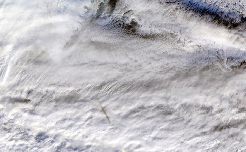 Nasa divulga fotos do grande meteorito que explodiu na atmosfera da Terra