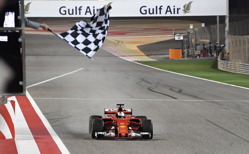 Vettel vence disputa com Hamilton no Bahrein e assume a liderança do campeonato