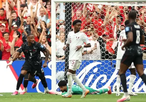 Catar tem dois expulsos e Canadá aplica segunda maior goleada da Copa do Mundo