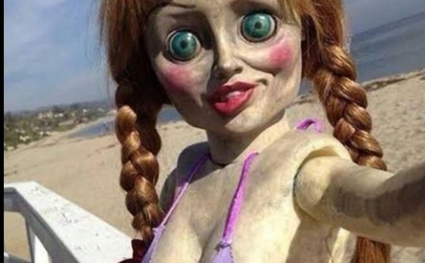 Morte da boneca Annabelle em incêndio vira meme: 'Rio de Janeiro não é para amadores'