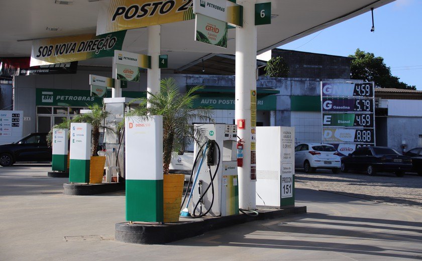 Petrobras anuncia redução do preço da gasolina