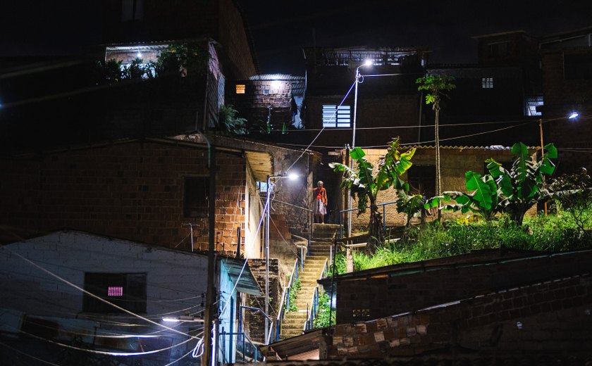 Prefeitura investe quase R$ 5 milhões e iluminação alcança 1/3 das comunidades de Maceió
