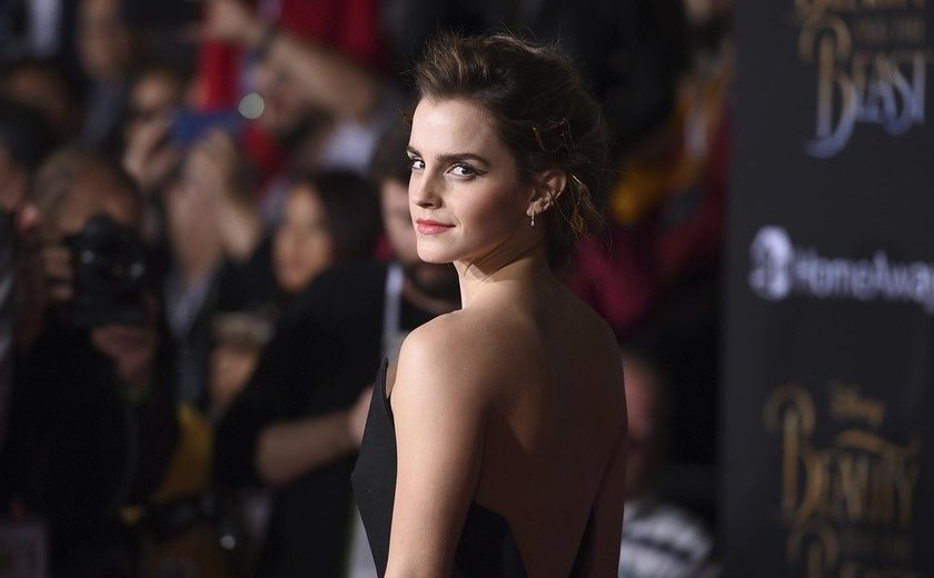 Atriz Emma Watson entrará com processo após ter fotos publicadas na internet
