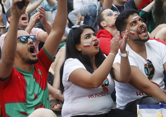 Famílias no Irã são proibidas de assistir estreia do país na Copa em espaços públicos