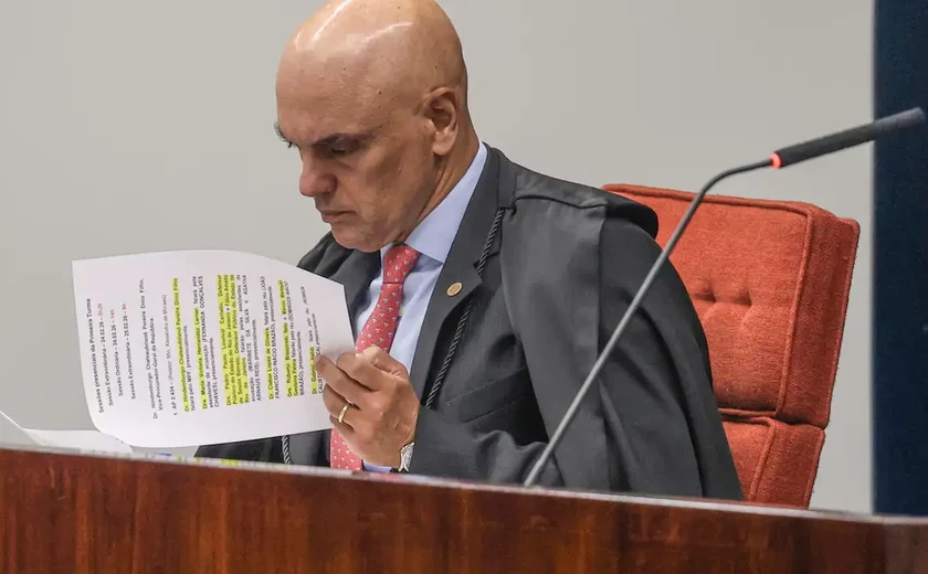 Moraes cobra ação do governo brasileiro para extradição de Carla Zambelli
