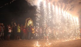 Procissão e show pirotécnico marcam Festa de Nossa Senhora do Pilar