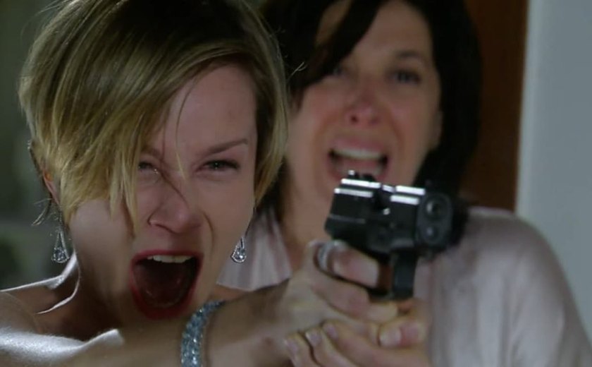Lara impede Flora de matar Zé Bob, atira brutalmente na própria mãe e a faz parar no presídio
