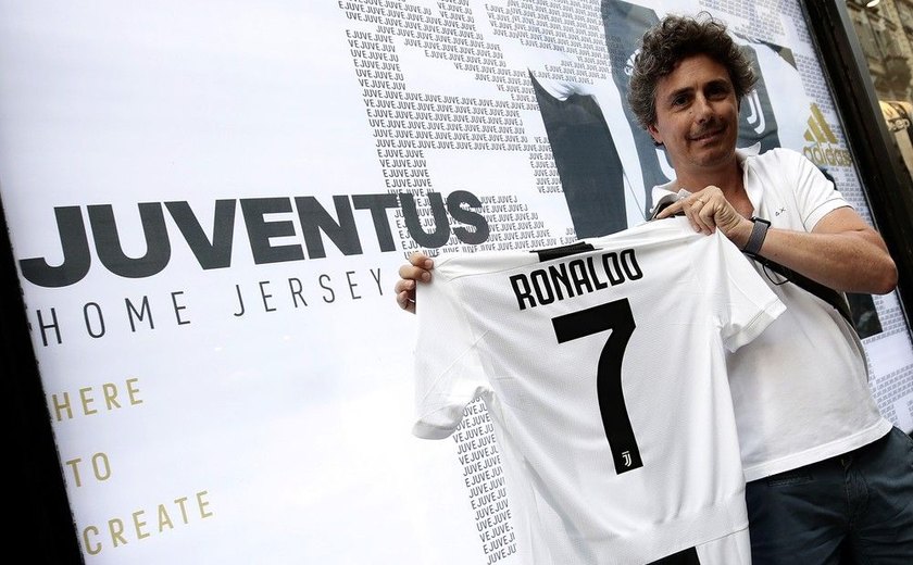 Jornal diz que Cristiano Ronaldo será apresentado na Juventus na segunda-feira