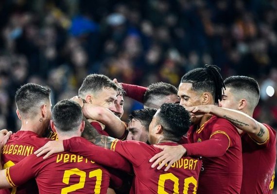 Jogadores da Roma abrem mão de quatro meses de salário