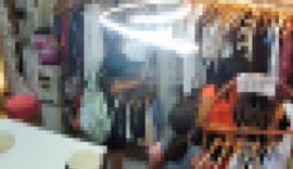 Câmeras flagram grupo de meninas furtando roupas em loja no Centro de Arapiraca