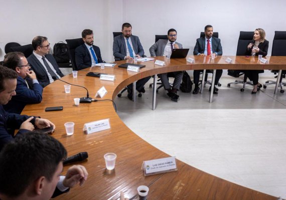 Prefeitura de Maceió recebe representantes da AGU sobre afundamento do solo nos bairros