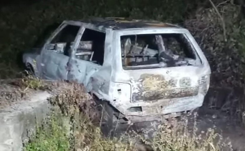 Dois corpos carbonizados são encontrados dentro de carro em Marechal Deodoro