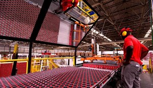 Coca-Cola anuncia pausa em publicidade no Facebook e Twitter