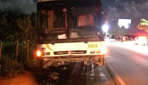 Mulher morre atropelada por ônibus na Barra