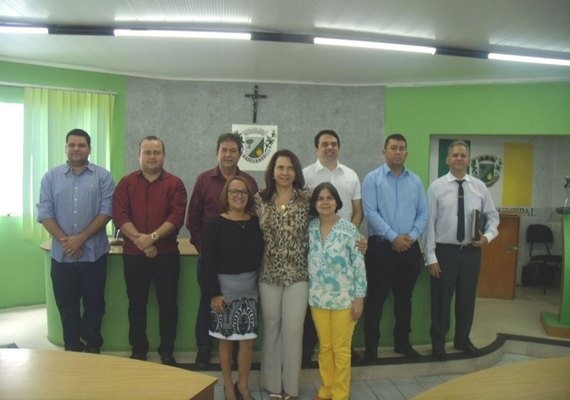 Irmã de deputado assume vaga na Câmara de Vereadores em Arapiraca