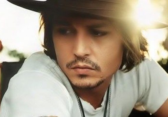 Johnny Depp está à beira da falência por gastos extravagantes