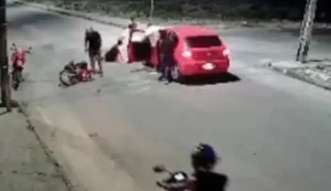 Homem é indiciado por atirar em motociclista após briga de trânsito em Penedo