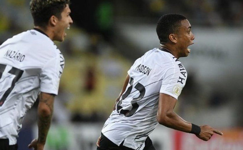 Furacão derrota Fluminense em pleno Maracanã