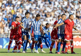 CSA libera mais um jogador e não fala em contratações