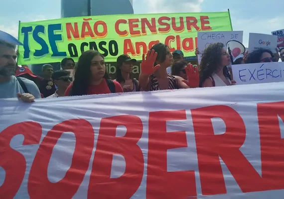 Caso Ana Clara: ativistas protestam no TSE contra decisão de André Mendonça