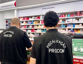 Procon Maceió fiscaliza farmácias e identifica produtos vencidos e ausência de farmacêuticos