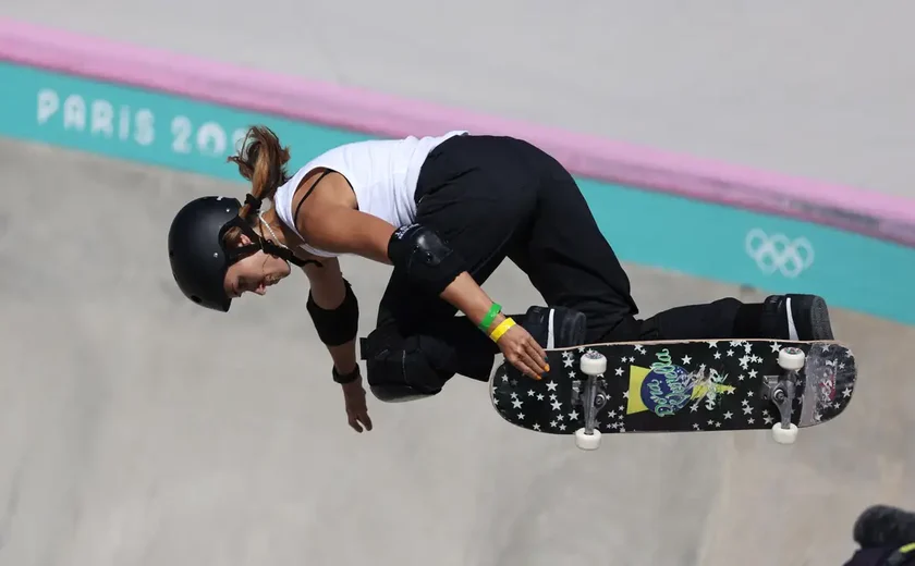 Dora Varella se classifica à final por medalhas no skate park em Paris