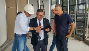 PGJ Márcio Roberto visita obras das futuras instalações do MP/AL em Palmeira dos Índios