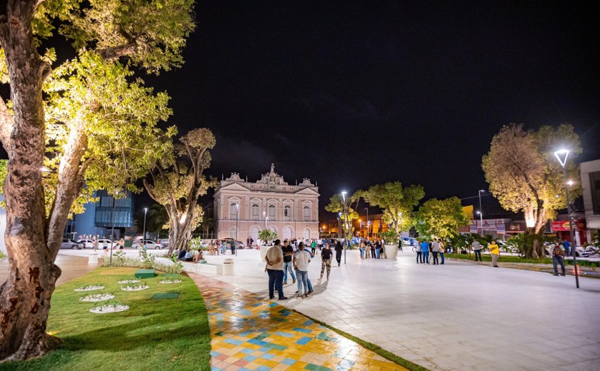 Revitalização da Praça Marechal Deodoro devolve vida e história ao Centro