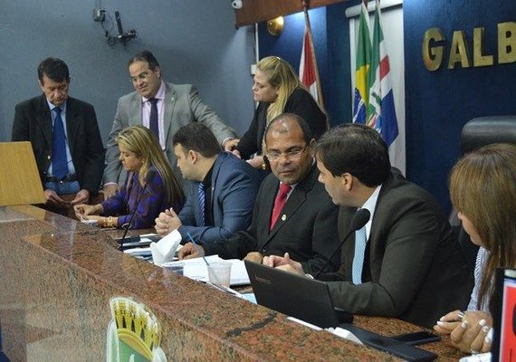 Veto de Rui Palmeira a bebidas alcoólicas nos estádios é derrubado pela Câmara