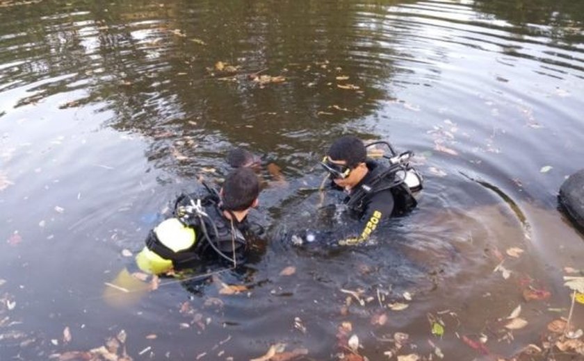 Bombeiros resgatam corpo de adolescente em rio
