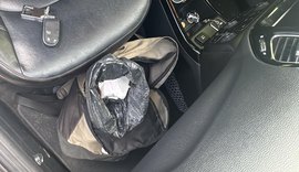 Homem condenado por homicídio é preso pela PCAL em Maceió com cocaína e documento falso