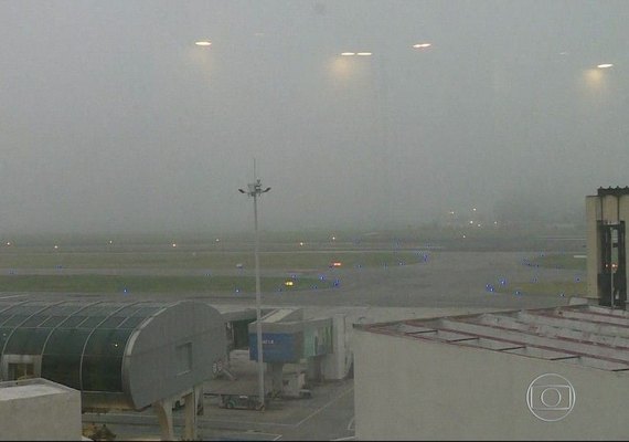 Aeroporto Santos Dumont amanhece fechado para pousos nesta segunda